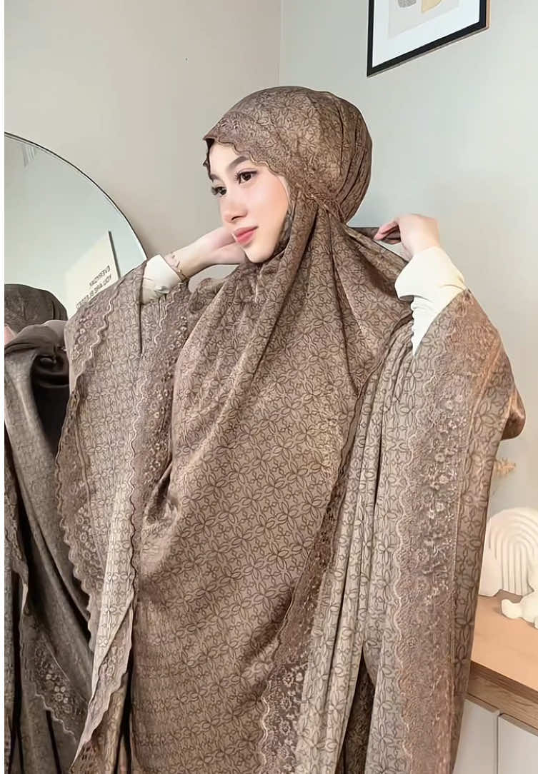 Suka bgt sama bahan santorini, keliatan mewahh🥹 #mukena #mukenahcantik #mukenasantri #mukenalebaran #mukenadewasa 