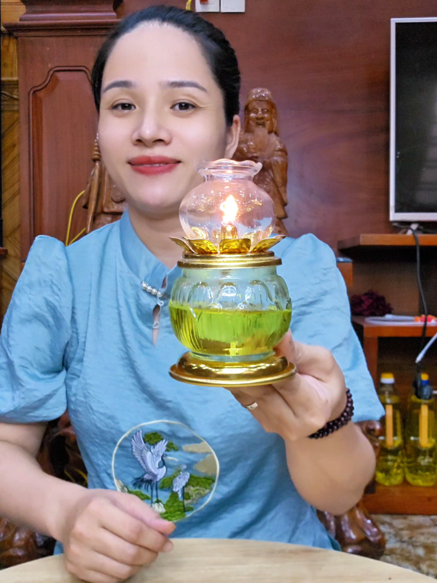 Đèn Dầu hoa sen dâng ban thờ #dentho#thuychiase #daudotden#daucattuongluuly #dauluulycattuong @ThủyPhạm-Đồ 