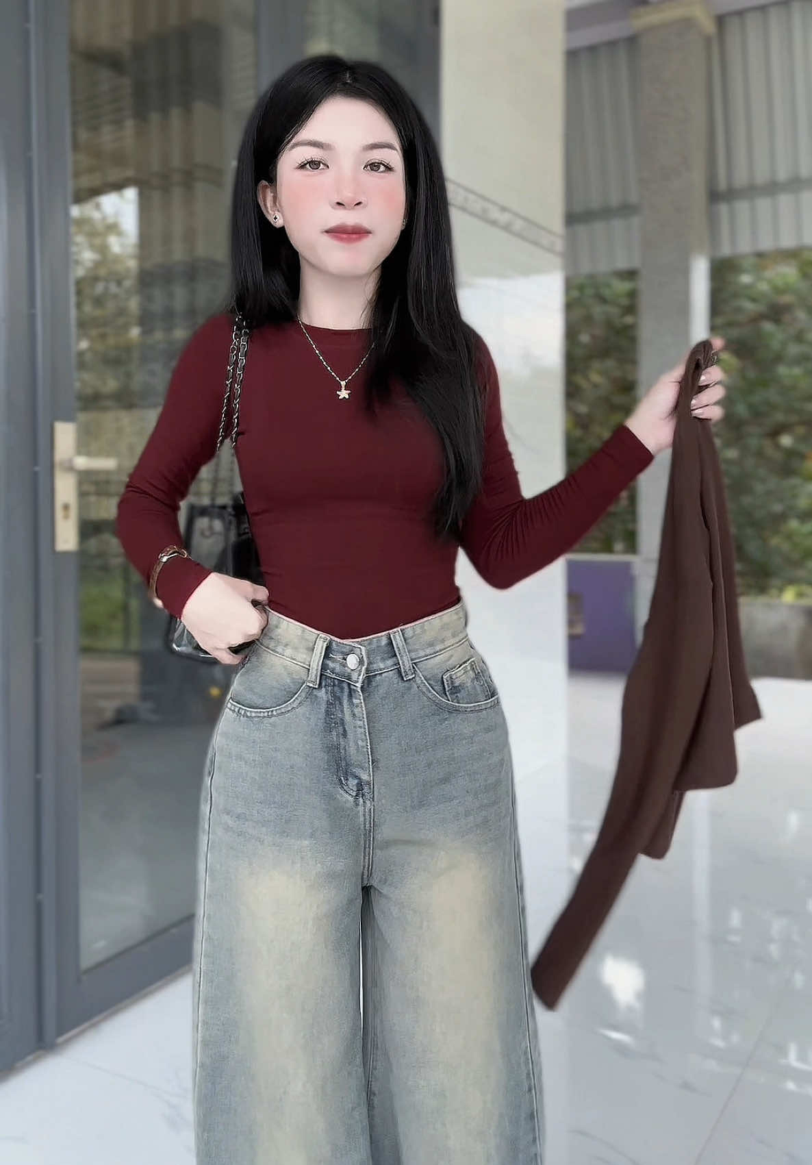 Áo thun tay dài mang gọn dáng mà còn tôn body nữa mí bà #phoidoxinh #thoitrang #oufits #aogiunhiet #aotaydai 