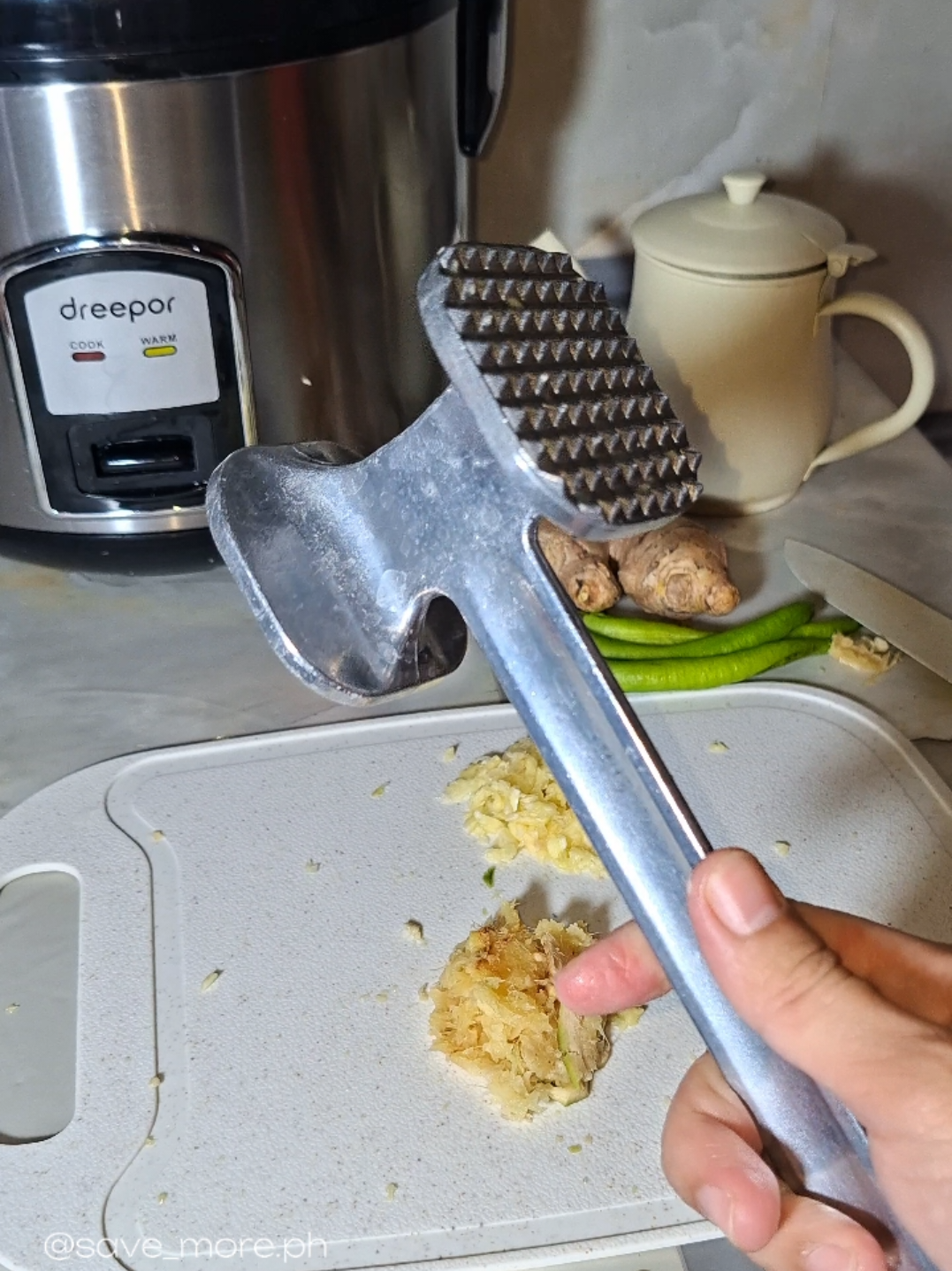 Replying to @neth1112 laking tulong talaga kapag meron ka nito sa kusina🥰 #meathammer #meattenderizer #kitchentools 