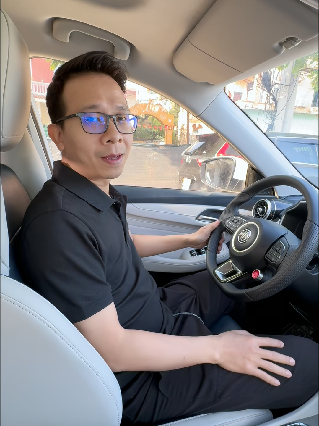 Bí quyết giảm mùi trên xe ô tô gia đình cực tốt #fuwa3e #vesinhoto