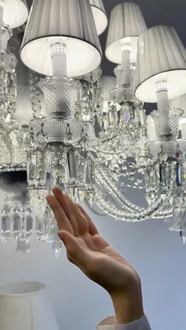 Đèn chùm pha lê Hera 🤍🤍🤍 Đây là mẫu đèn chùm được săn đón rất nhiều cho phong cách nội thất tân cổ sang trọng và hiện đại luxury. #denphale #den