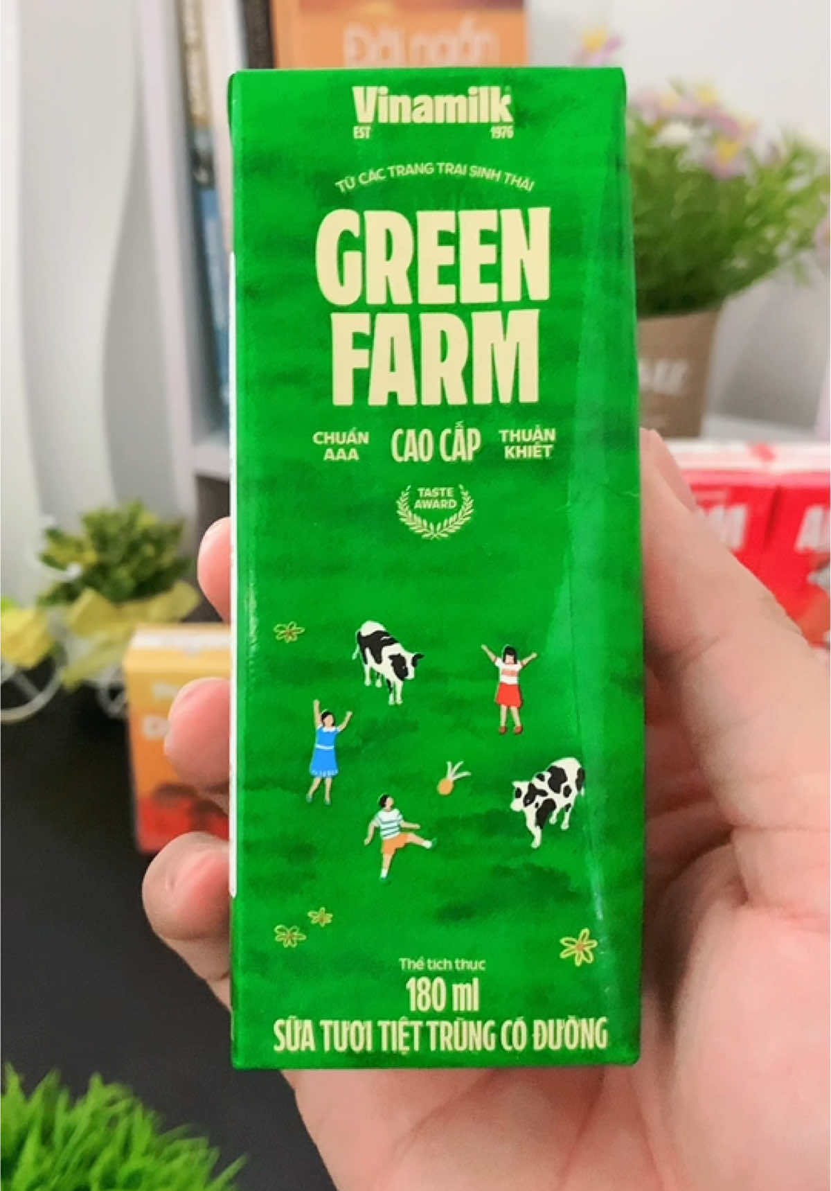 Sữa tươi tiệt trùng Vinamilk Green Farm có đường là lựa chọn ý nghĩa cho sức khoẻ của gia đình mình đấy ạ #sữa #vinamilk #vinamilkgreenfarm #monquasuckhoe #monquaynghia 