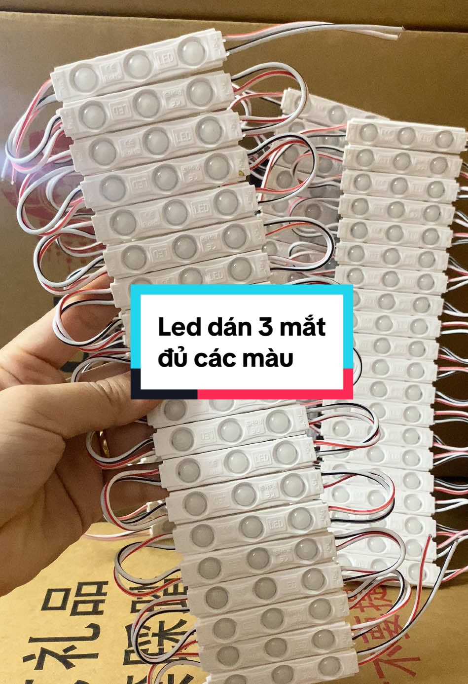 Led dán 3 mắt chuyên dùng để trang trí bảng hiệu, biển quảng cáo, xe đẩy, xe bán hàng lưu động 