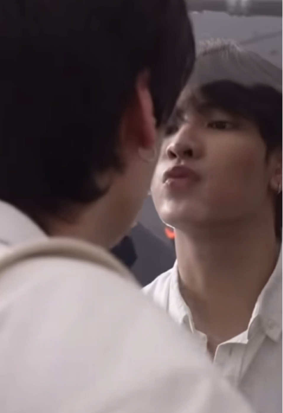 ม๋าเด็กติดพี่คนสวยนิ มานตามวอแวขอจุ๊บเค้าอยู่อย่าง #จุงดัง #joongdunk #joongarchen #dunknatachai 