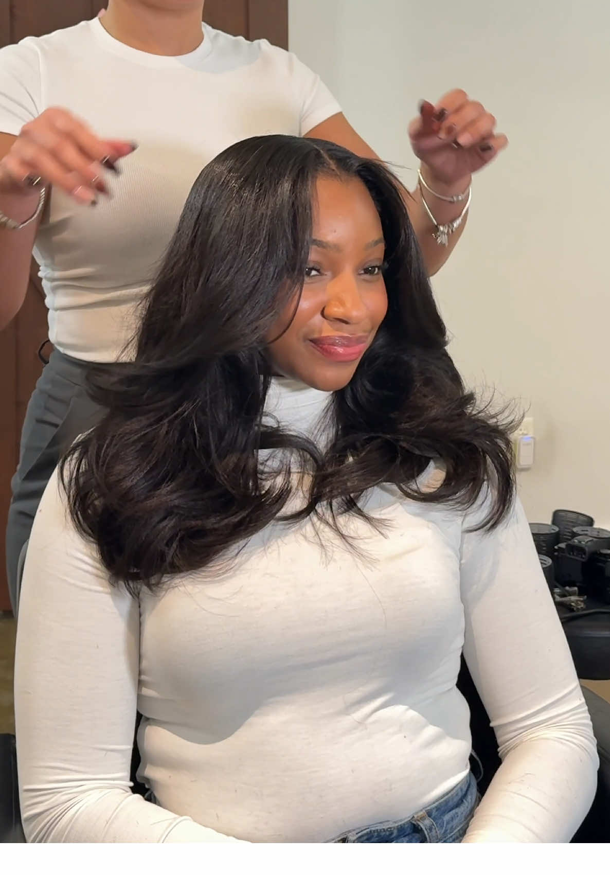 Just another sew in 🤍  Book: sew in 3 raw 18” yaki straight bundles @Eway Extensions  Blow out curls  @Kenra Professional @Color Wow Hair @BIOLAGE  #indyhairstylist #sewin #tapeinextensions #dallashairstylist #indystylist 