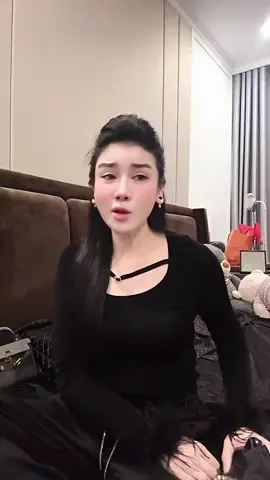 Ủa😂