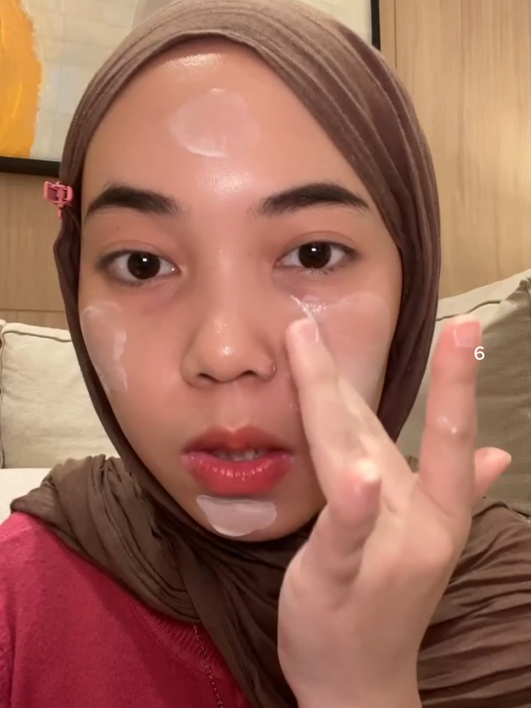 Semenjak rutin pakai sunscreen dari DRVE ini bikin kulit makin glowing serta dapat melindungi dari paparan sinar matahari😍😍😍#skincare routine uv camera #foryourskin #bodylotiondrve #cantikalami #kulithalusdancerah #skincareindonesia #skincareproductss #kamuharustau #fypppppppppppppppppppppppppppppppppppp #skincareviral #healthyskin #glowyskin #drveskincare #12.12