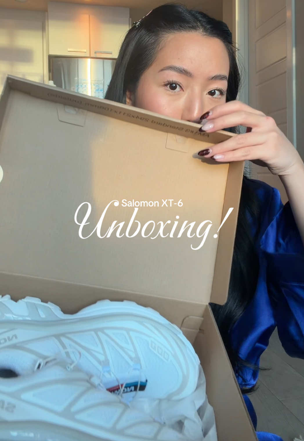 Could not even wait to get out of my robe to film this #salomonxt6 #shoeunboxing #unboxingvideo #unboxinghaul #sneakerunboxing 