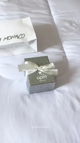wishlist checked! loving the glittery box very cutesy💌 #apmmonaco #apmmonaconecklace #necklaces #jewelry #apmmonacojewerly 