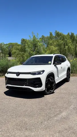 BRAND NEW 2025 VOLKSWAGEN TAYRON R-LINE NOW IN AUSTRALIA 🩷🚙🖤  #southernvolkswagen #foryoupage #fyp #volkswagen #new 