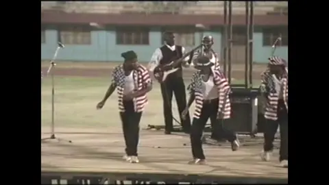 ABA ni abasani bo muri za 2002 ndetse na mbere yaho. Naho iki kirori cyo cyitwaga Rwanda FESPAD,kikaba cyarabaga buri mwaka,ndavuga ubwo ni nyuma ya Genocide. yakorewe abatutsi mu mwaka w'i 1994. FESPAD (Pan-African Dance Festival). vuba cyane nzabagezaho icyegeranyo nabakusanyirije kivug kuri Ibi birori ngaruka mwaka. #RwandaFespad2002🇷🇼  #challovanewspress✍️  #YourWorldYourNews🌍  #challovanewspressarchives✍️ 