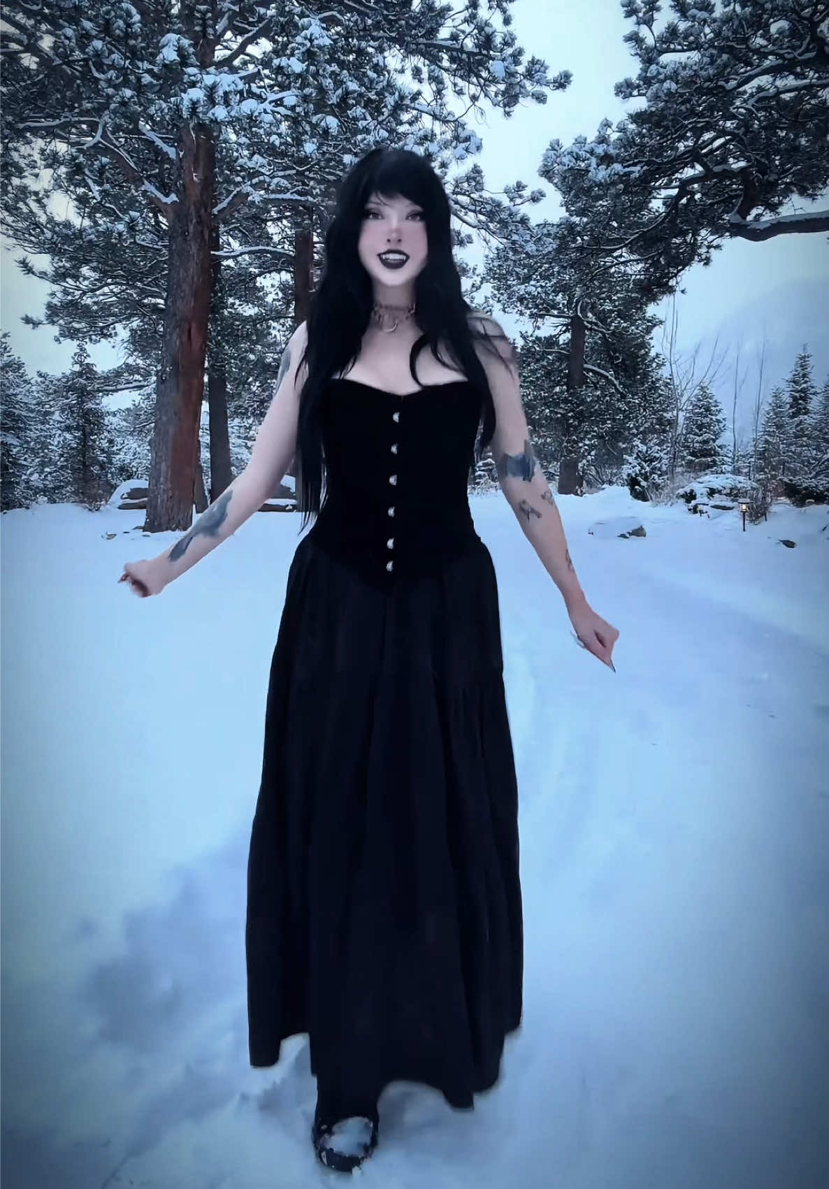 Yippieeee #goth #gothgirl 