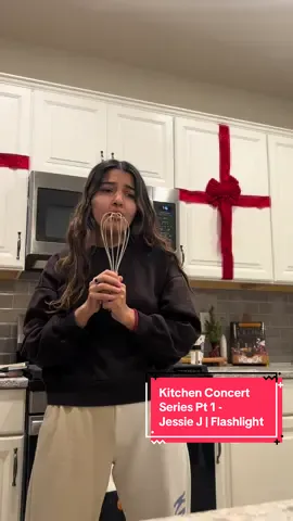 Kitchen concert series pt 1 - today I made pizza 
