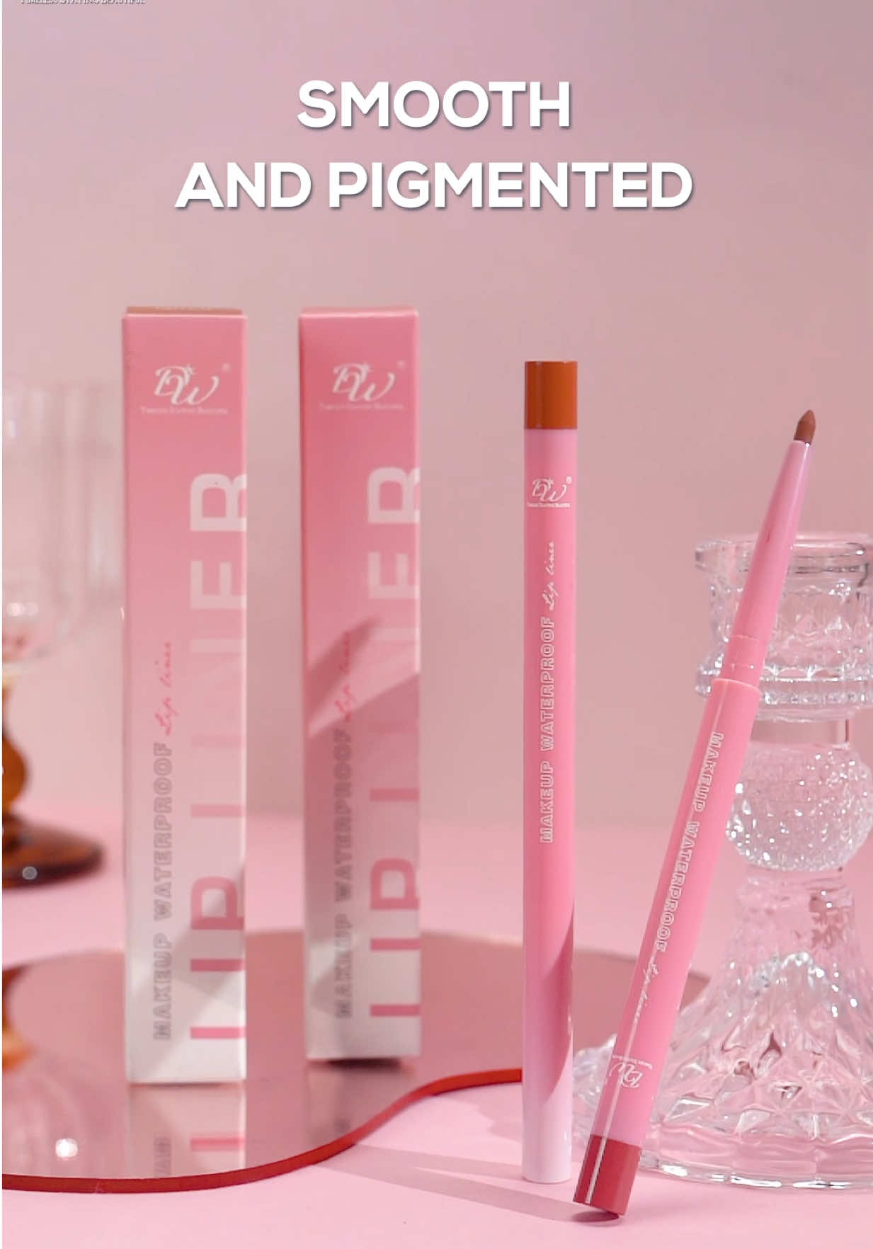 DW's 6-color lip liner is amazing! It locks in color precisely without smudging ✨ Milk tea brown is perfect for a gentle commute look, retro red brings a full sense ,and bean paste pink is a must-have for sweet girls~ It's waterproof and smudge-proof, glides smoothly when defining lip shape, one stick can handle all makeup looks, no mistakes even if you buy it without hesitation!#dwcosmetics 
