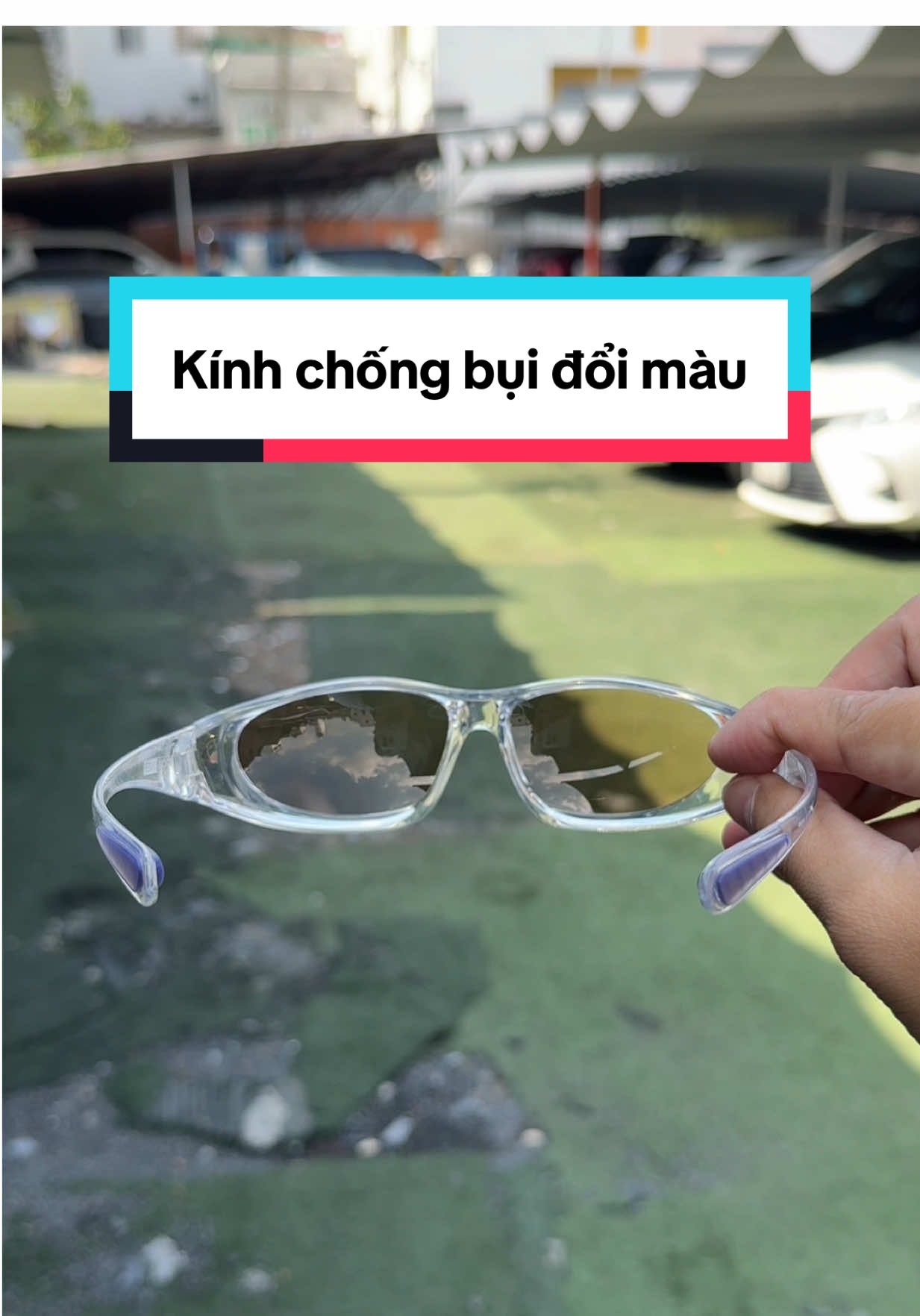 Kính chống bụi, gió và đổi màu khi đi nắng, phù hợp cho anh em đi xe máy  #kinhchongbui #kinhchangio #kinhdoimau #kinhram #oto 