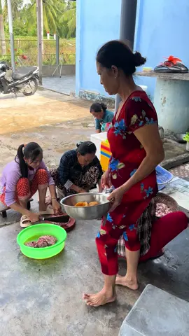Mời cô chí anh chụ về ăn đám giỗ miền tây nha😂😂