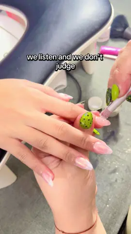 Terkadang suka capek ngasih tau customer jangan pegang apa2 dulu , tapi kalau sudah dibilangin gak dengar ya gasss aja 🤭 #nail #nailart #nailjakarta #nailjakartabarat #nails💅 