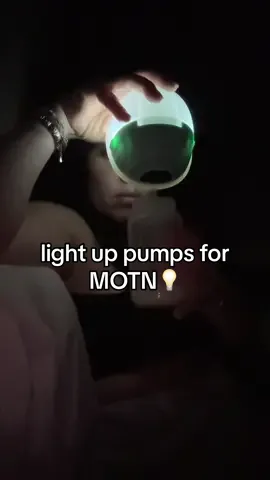 best invention ever? @MomMed #breastpump #wearablepump #mommed #pumpingmom 