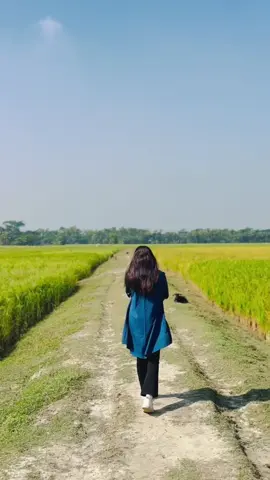কোমল মনের মানুষরা সবসময় বেশি প্রতারণার শিকার হয়। কারণ তারা মিথ্যার ভিতরেও সত্য খোঁজে, তারা মানুষ কে অজান্তেই বিশ্বাস করে ফেলে-সবাই তাদের মতো হবে।  তারা ভেবে নেয়, যেভাবে নিজেরা কাউকে কষ্ট দিতে পারে না, অন্যরাও তেমনই হবে। কিন্তু পৃথিবী তো এতটা কোমল নয়, যতটা তাদের মন। তারা হাসতে হাসতে কাঁদে, আঘাত পেয়ে-ও মুখে বলে, ঠিক আছি।  অথচ ভিতরটা ততক্ষণে রক্তাক্ত হয়ে যায়। তারা প্রতারণা বোঝে, তবুও ক্ষমা করে দেয়, কারণ সম্পর্ক হারানোর ভয় তাদের হৃদয়ের থেকেও গভীর। একসময় তারা শিখে যায়-এই দুনিয়ায় এতো বিশ্বাস, এতো মায়া, এতো ভালোবাসা দেখানো মানে নিজের সর্বনাশ ডেকে আনা।  কিন্তু তাও তারা বদলায় না, কারণ কোমল মন বদলাতে জানে না, শুধু ভাঙতে জানে। কেউ তাদের মিষ্টি কথায় ফাঁদে ফেলে, কেউ নিজের স্বার্থ হাসিলের জন্য ব্যবহার করে।  তারা ভেবে নেয় ভালোবাসা, তারা ভেবে নেয় মানুষ ভালো। কিন্তু একদিন হঠাৎ করে সব ভেঙে যায়। তারা হয়তো কাউকে দোষ দেয় না, কিন্তু রাতের নীরবতায় তাদের বুক ভরে যায় অব্যক্ত কষ্টে।  শেষ পর্যন্ত তারা চুপচাপ হারিয়ে যায়-যেন ভালো থাকার অভিনয়ে ডুবে যাওয়া একটুকরো ভাঙা মানুষ। #CapCut #foryou #fyp #unfrezzmyaccount #fyppppppppppppppppppppppp #viralthisvideo #viral #views #trending #foryoupage  