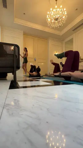 Highly suggest every girlie get together starts with some mat Pilates 🧘🏻‍♀️ @Jane Kasemsarn 