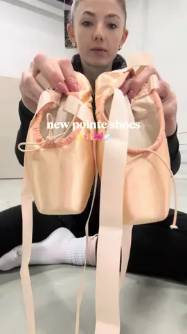 a new pair just in time for Nutcracker👀🫢 #pointeshoes #ballet #nutcracker #balletgrwm #ballerina 