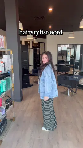 One of my favorite outfits from this past week at the salon! 🤎 #arhairstylist #harperellishairco #fortsmithar #hairstylistoutfits 