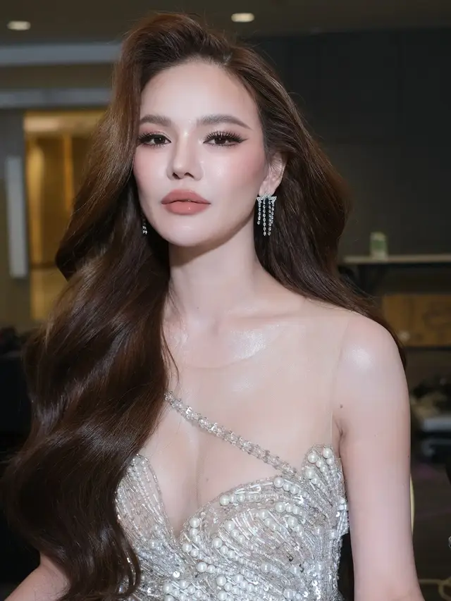Makeup @biazbeauty  Hair @hair_ponrawat  Dress @gl_garlatedesign  Aassistant @achita.pla @tanyapong1211  ทุบหน้าคุณนิดา รอบไฟนอลมิสแกรนด์ภูเก็ต @nidawanidadokkulab