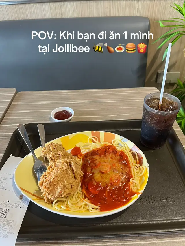 Lại alone 1 mình nữa rùi😌😌😂#xuhuongtiktok#trending#fyp#jollibee