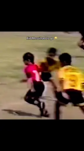 He was born to play football #kid#messi 