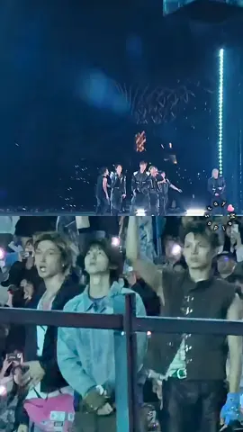 Cortis' reaction when Stray Kids performed at the AAA Awards ceremony🕺🕺#straykids #cortis