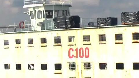 phà C100 BTr 0033.  AG 20847 sắp hoàng thành sứ mệnh khi đã phục vụ bến phà rạch miễu, hậu Giang, mỹ lợi và tân long. lần cuối cùng video phà C100 @tringuyen @MT2010👍 @sang phà miền tây AG 