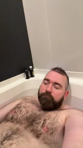 Nothing beats a nap in the bath… well not quite a nap… but I still love my baths #bath #thefall #soak #sundaynight #hot 