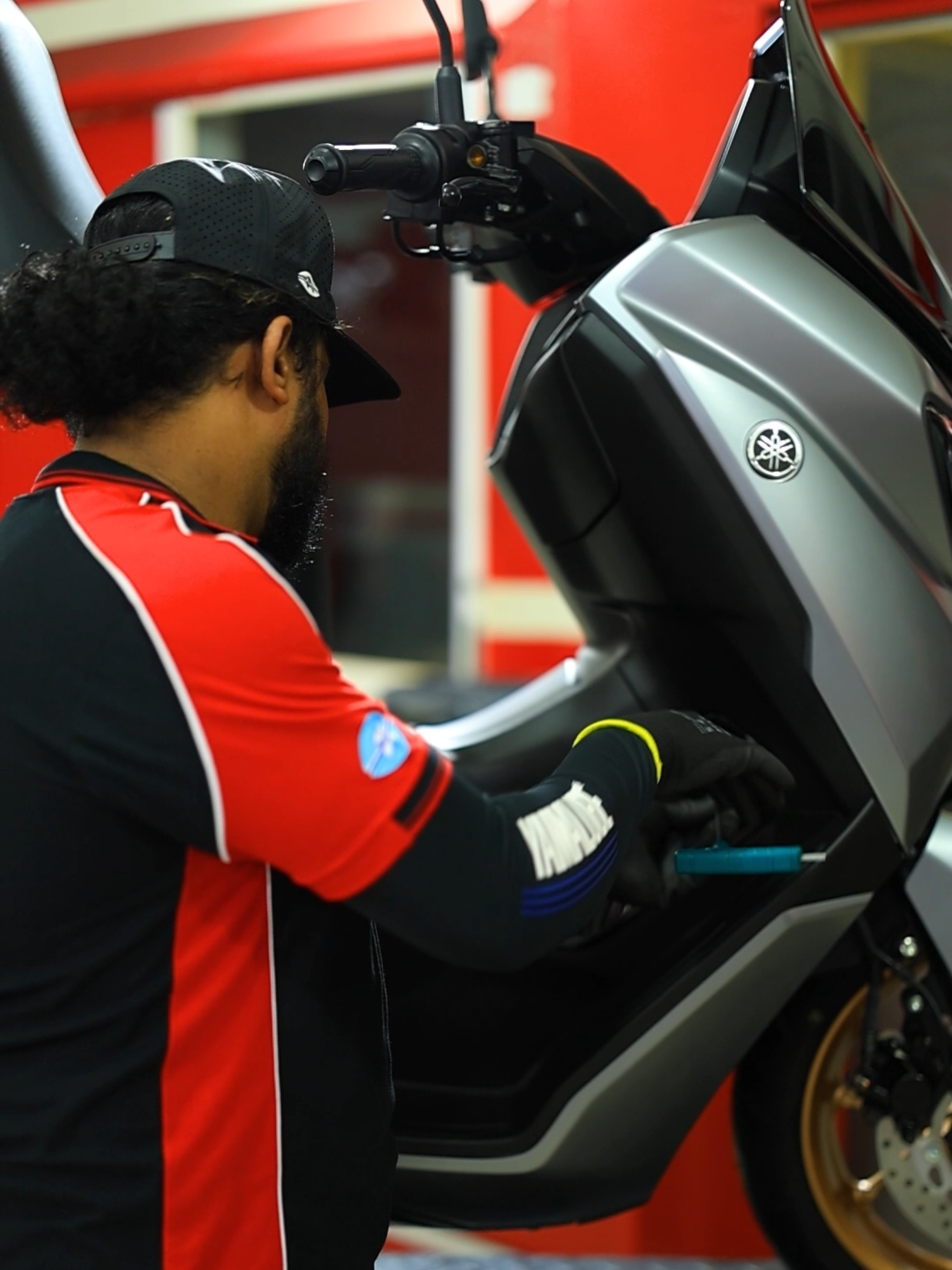 Skilled technicians. Genuine Yamaha standards. Advanced diagnostics for every Yamaha Motorcycle. #alia #Yamaha #Yamahaleadingtheway #revsyourheart #aliainvestments #motorcycles #maldives #raaje  #over50yearsofyamaha #mechanics