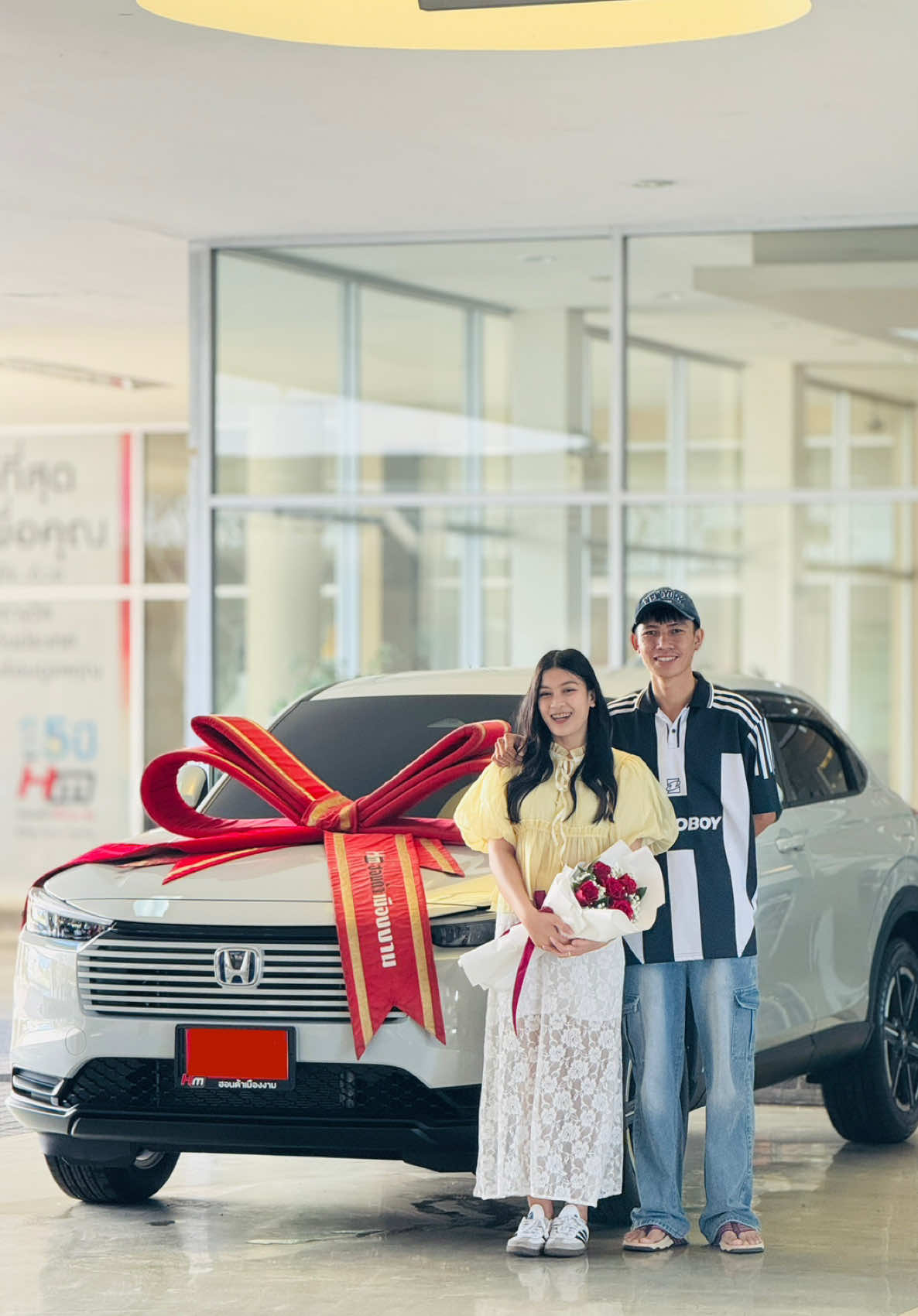 ยินดีกับเพื่อนกิ๊ฟคนสวยและพี่แม็กด้วยนะคะ🚘💐🎉💘 #ส่งมอบรถใหม่ป้ายแดง #ฮอนด้าเมืองงามสาขาหัวทะเล #เปิดการมองเห็น #ขึ้นฟีดเถอะ #foryou 