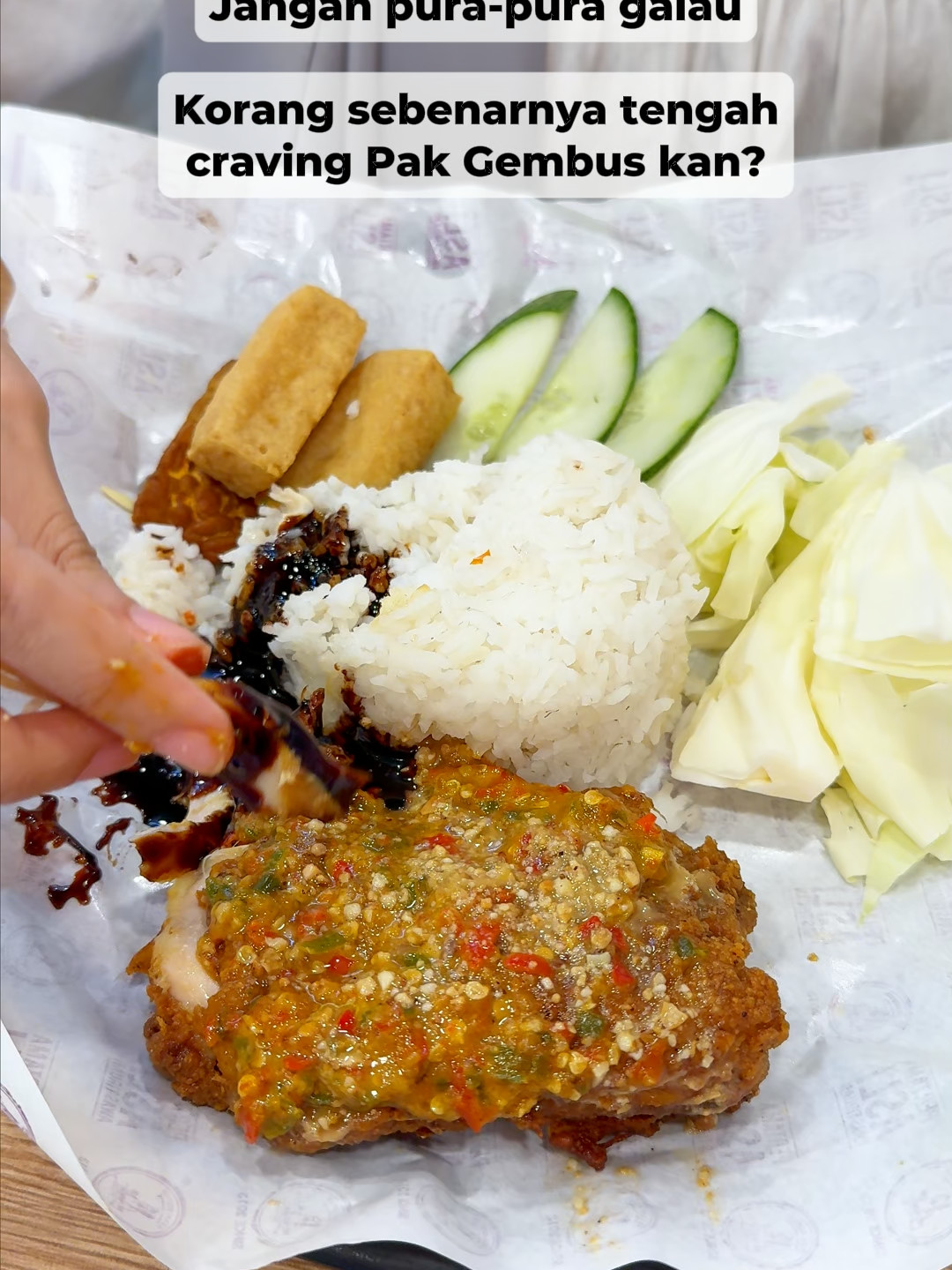Eh, janganlah buat kura-kura dalam perahu! 🐢🛶 Kami tahu apa yang korang rasa tu! Kalau rindu, cakaplah rindu! 😉 Visit our website today! ayamgepukpakgembus.com.my #PakGembus #RinduPakGembus #KuraKuraDalamPerahu #MakanJom