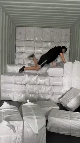 How Workers in China Load Containers by Hand