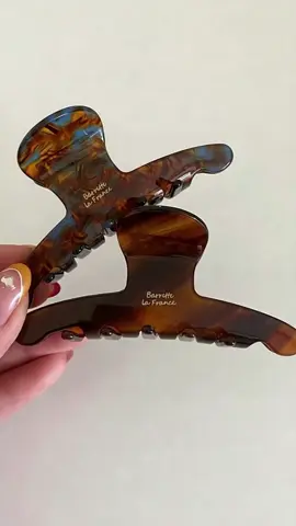 Vintage Acetate Hair Claw Clips, Stylish Hair Accessory for Women & Girls, Durable Everyday Use, Perfect for Any #fashionandbeauty #clipinsforblackgirls #wingirlhairreview #hairaccessory #accessorymusthave #menaccessories #teenhairstylist #fashionaccessory #womenaccesories #hairstylesforgirls