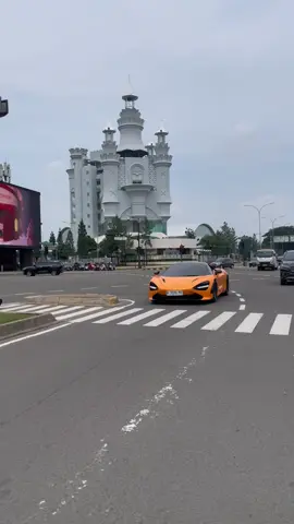 CDID in reallife 😃 #cdidroblox #carsoftiktok #mclaren720s #cdidrobloxindonesia #carspotting 