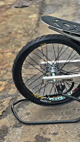 ready rangka Fu tinggal naik mesin!!  •standar porting  •klep standar  •selembar bebas bisa juga di aplikasikan di Fu 200cc 201m  harga dan spesifikasi bisa langsung ke wa:088973286158  #frameorder #satriafu #fu150standartporting 