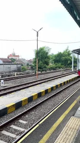 #keretaapi #kai #serangbanten #stasiunserang 