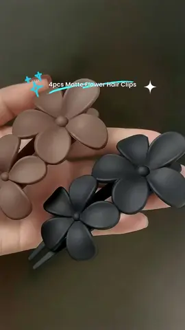 Matte Flower Design Hair Clips Set, 4pcs Non-Slip Hair Accessory for Women & Girls, Stylish Floral Hair Pins for Daily Use #hairaccessories #hairclips #curlyclipins #seamlessclipins #bestclipinhairextensions #acrylicflowers #viralhairfinds #brooches #flowerlegos #basedhairclay