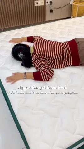 Rekomendasi Kasur Ternyaman sudah Anti guncangan dan Anti ambles, Garansi 30 tahunn! Wahhh jujurly aku kaget pas tau harganya!  Terjangkauuuuu dan kualitas Juaraaaa @MossWood ❄️😍 #mooswood #kasur #springbed #rekomendasikasur #fyp 