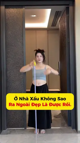 Ở nhà mặc gì cũng được, nhưng ra ngoài nhất định phải đẹp nha #xuhuongtiktok #phoidoxinh #thoitrangnu 