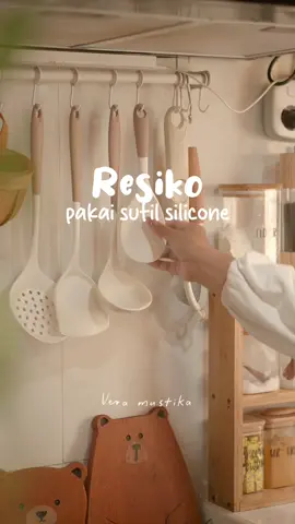 Replying to @Cllasadia23 tahan panas sampai 180derajat yaa.  #sutilsilicon #spatulasilicon #spatulaset #alatrumahtangga #creatorsearchinsight 