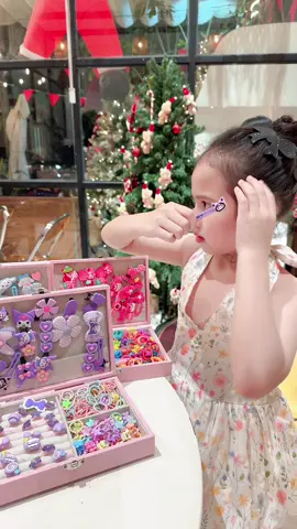 Mùa xuân đến rồi mua cho bé hộp quà này đi nào #hộpquachobe #kẹptoc #buộctoc #kẹptocchobe #keptocxinh 