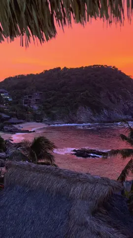 Amanecer en Oaxaca México🇲🇽#playaestacahuite#casabichu#amanecerbonito#oaxaca 