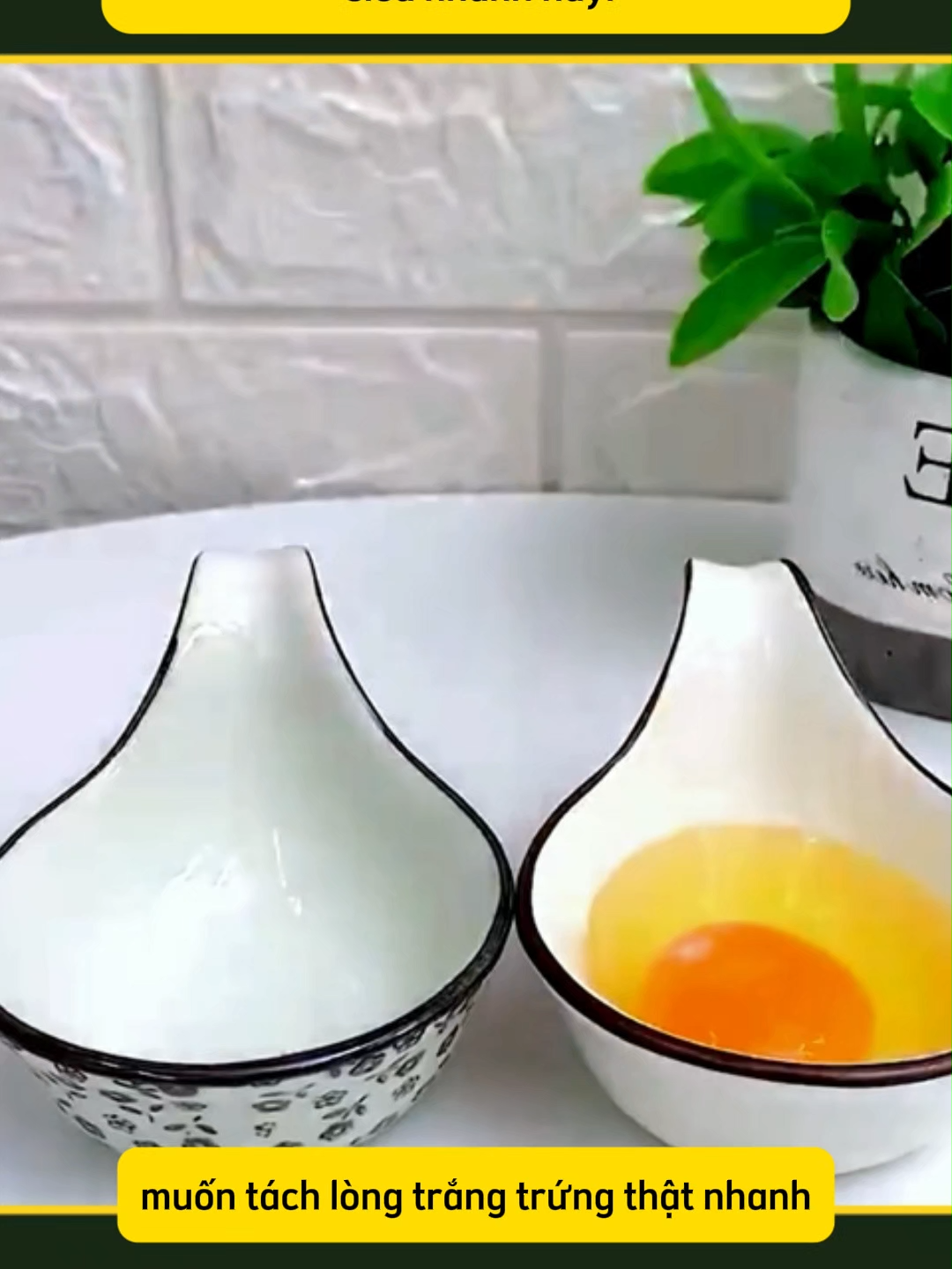 Biết mẹo này rồi bạn sẽ không bao giờ tách trứng sai nữa#cogaitinhte #meohaymoingay #meovat #xuhuong #xuhuongtiktok2025