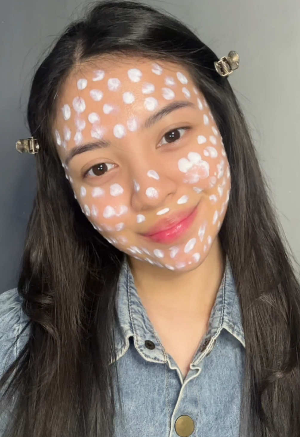 lagi nyobain sunscreen baru dari brand tutup ungu yg ada biru-birunya😝💜🩵 #WaterbasedPhysicalSunscreen #SunscreenBiruUngu