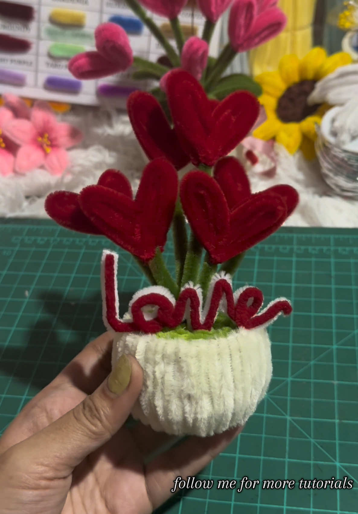 Another way of making the heart petals. Mas madali ito for me compare sa cut version. 🙂 #customized #heartsinapot #fuzzywire 